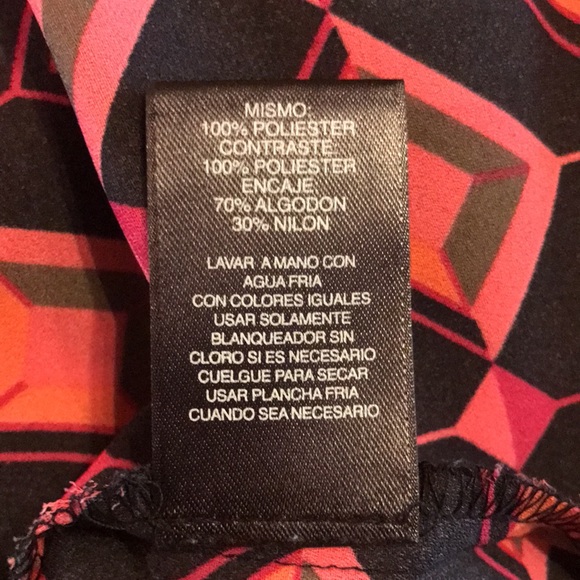 Signature Studio Women’s blouse Size L has 3/4 sleeve in great condition - Picture 6 of 12